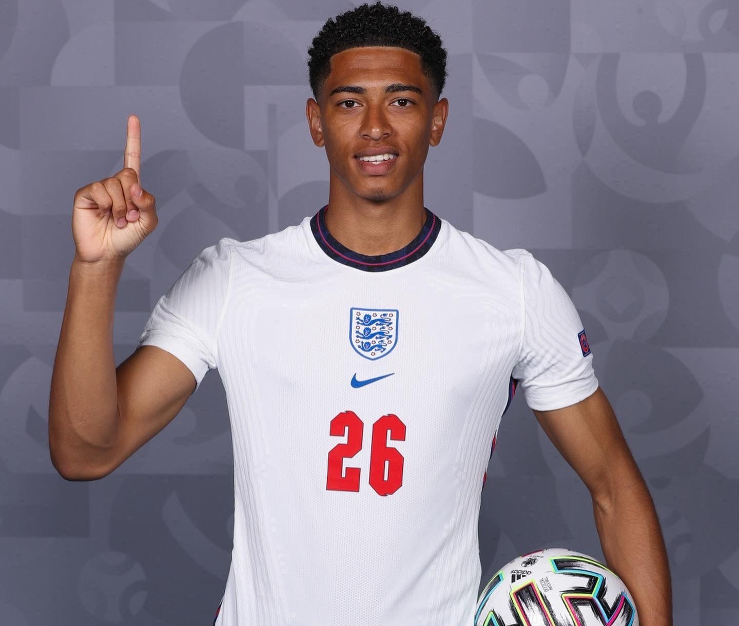 白科比？美媒对比里夫斯和科比前五个赛季数据，几乎一模一样