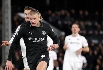 泰州队“苏超”冠军奖杯开启全市巡展，第一站在海陵老街