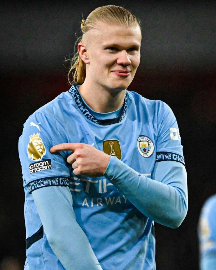 球迷怒喷后蹇韬回应：输球又怎么样？随后被韦世豪、甘超拦下