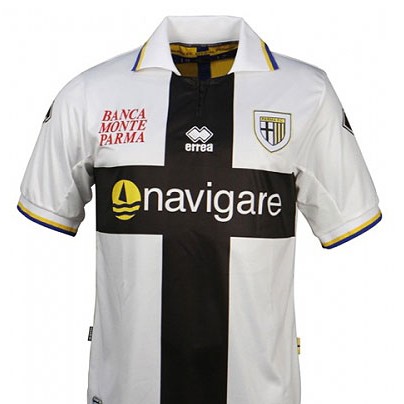 内蒙古额尔古纳初冬银装素裹，金雕翱翔雪原尽显苍穹之王风范