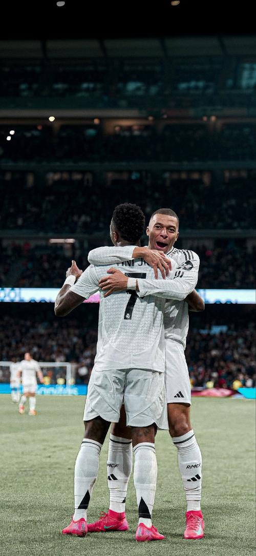 罗马诺：卢克曼是加拉塔萨雷冬窗引援目标，目前处于关注阶段